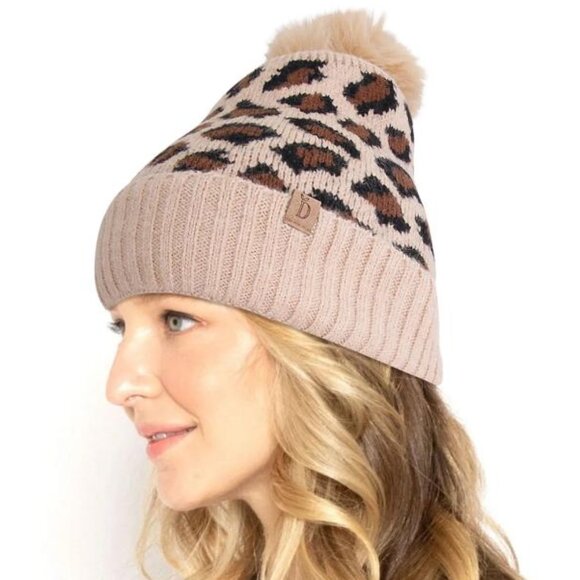 🆕Leopard Print Hat Pom Pom, So Cute & Cozy!✨Brand New! - Picture 1 of 2